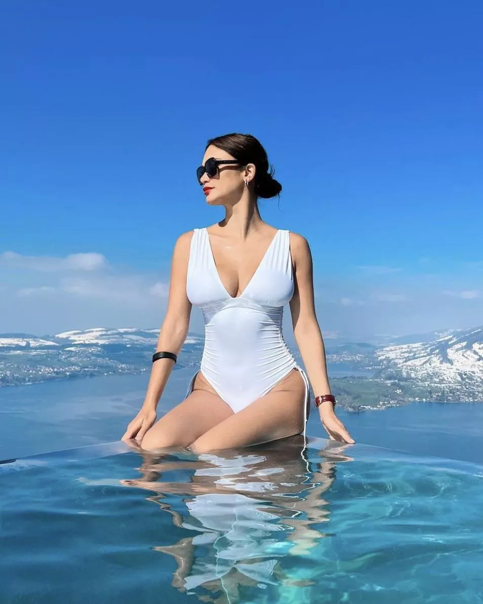 Pia Wurtzbach posted by Jester2K21