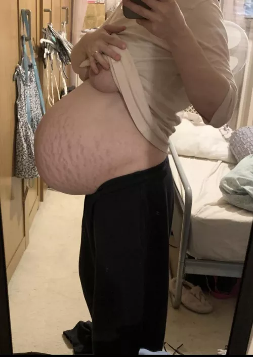 Pic from last pregnancy, this is the goal for this pregnancy! Follow and watch me try and get bigger 😘 by Mammoth-Yesterday378