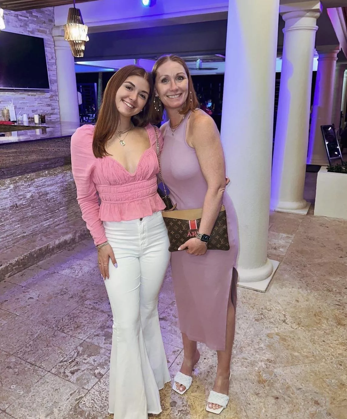 Pick one daughter/mom [2] posted by Thin_Data_2134