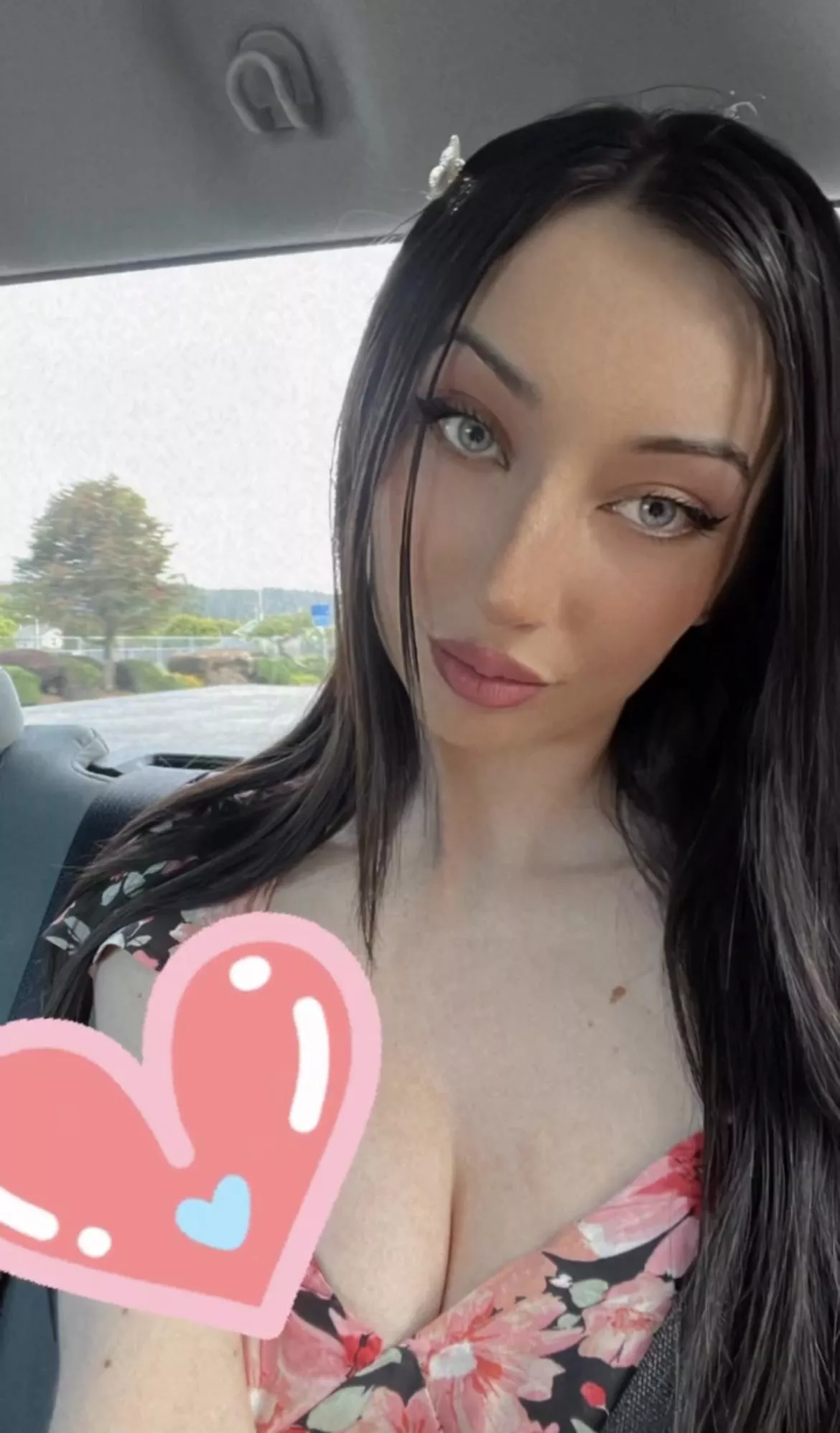 picture of my makeup today :) posted by succubusmar