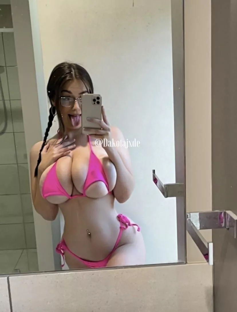 Pink posted by blorgoid