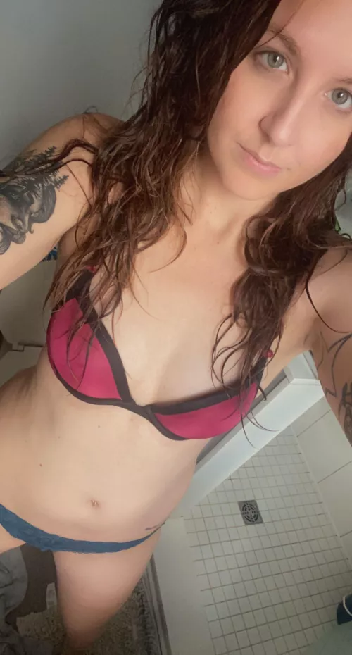 Pink bra for Sundays. Xo by natasha_nightly