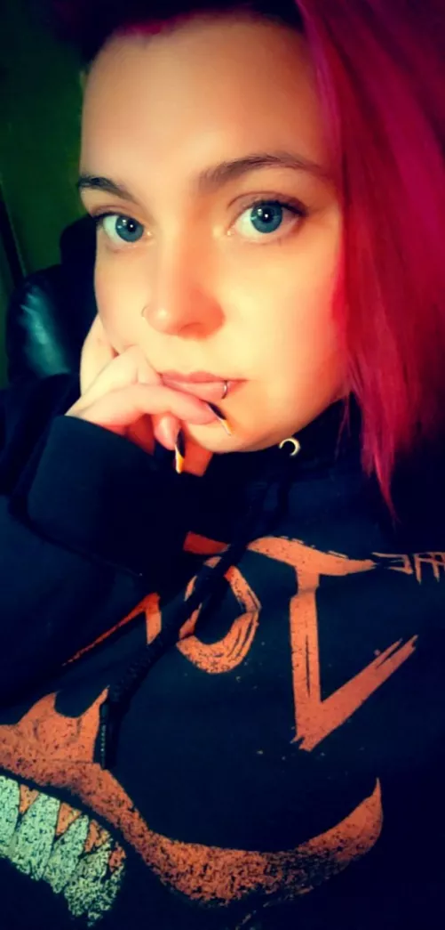 pink hair dont care by Mrsoceaneyes