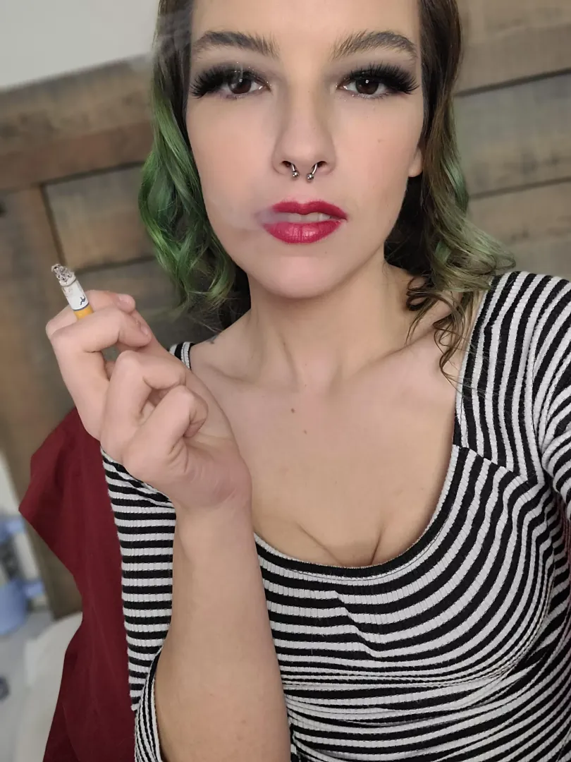 pink lips and one last cigarette before bed posted by miss_slytherin13