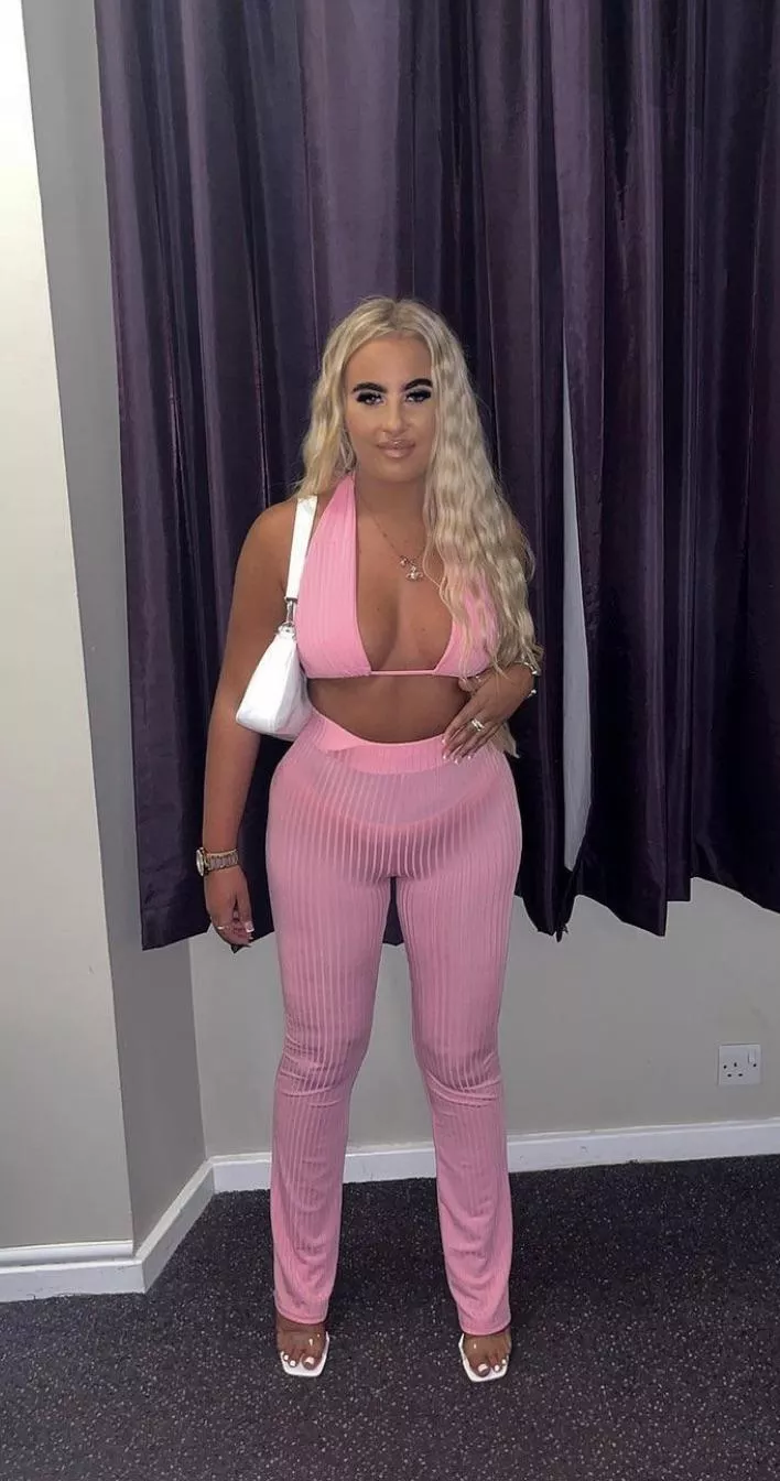 Pink posted by Aggressive-Inside825