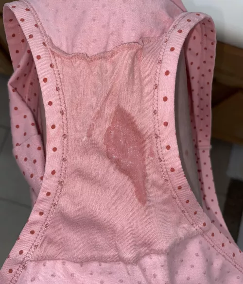 Pink polka dots with my mouthwatering nectar dot 😏 by lenore_leander