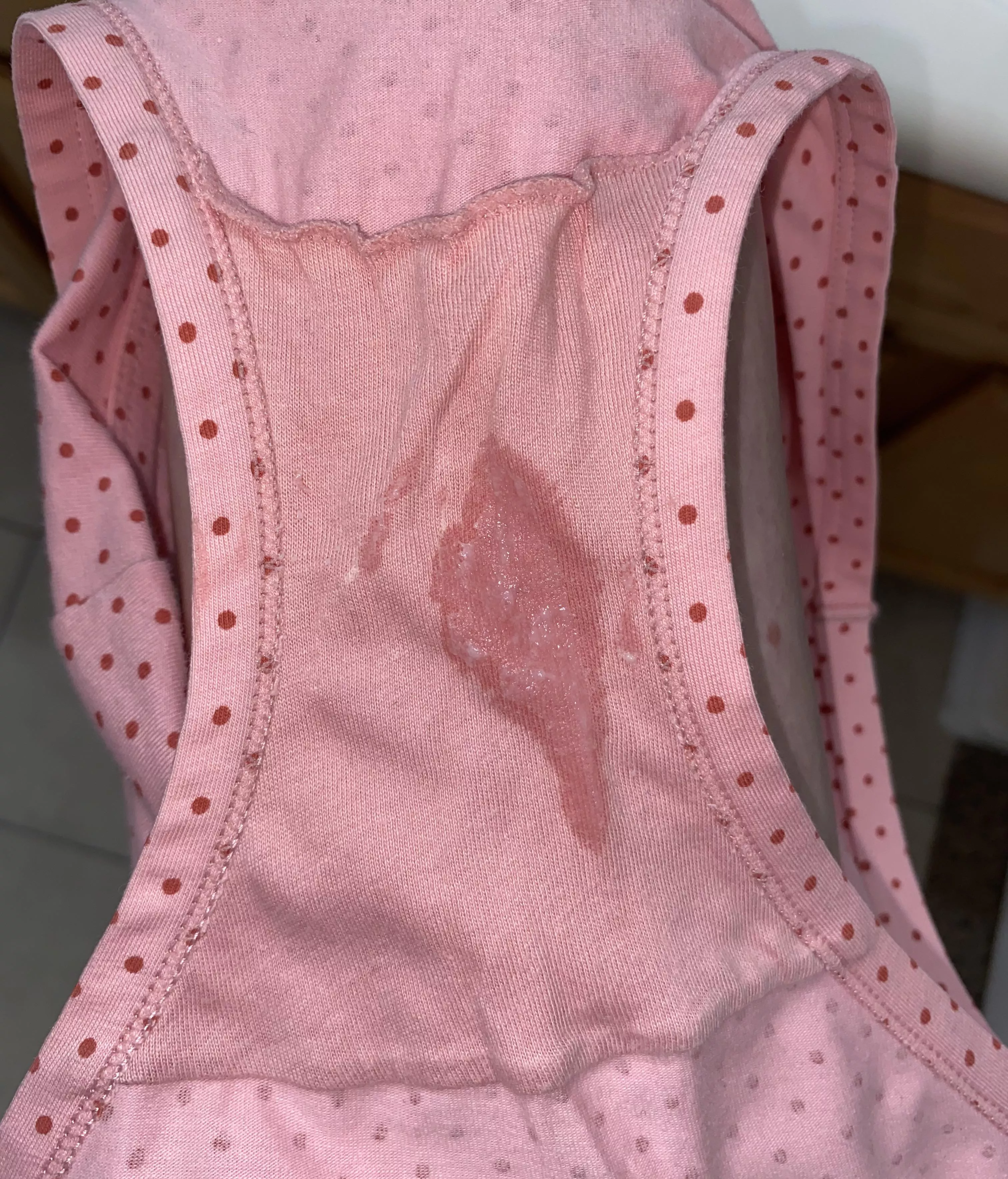 Pink polka dots with my mouthwatering nectar dot 😏 posted by lenore_leander