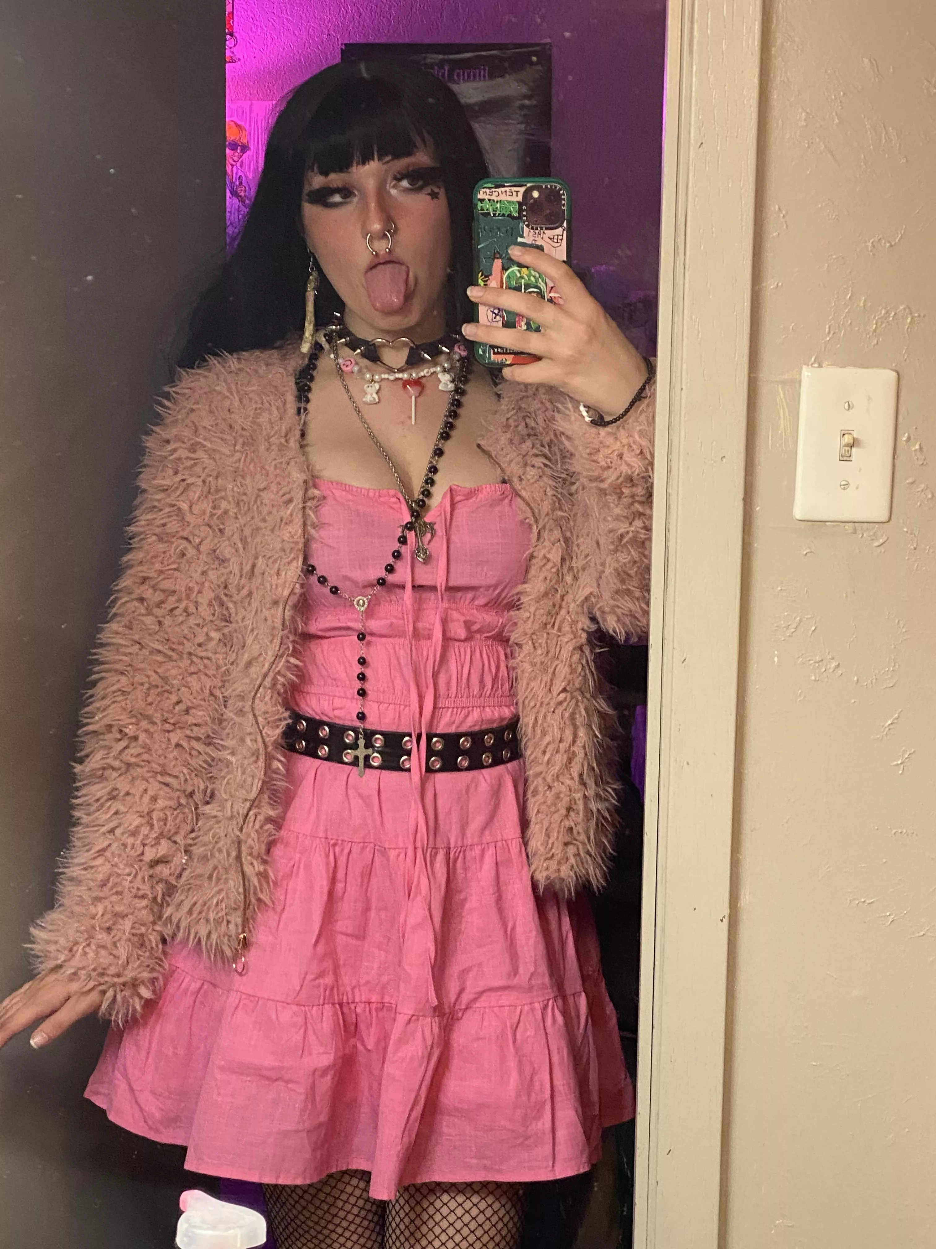 pink princess posted by br41nd34db4by