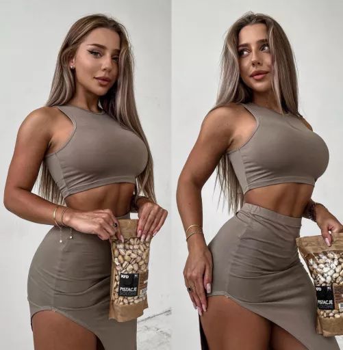 Pistachio nuts by MequonX