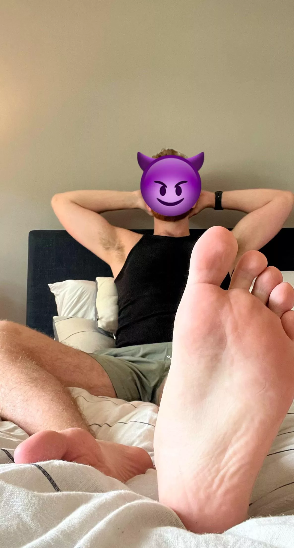 Pits and feet who wants a lick 👅 posted by Feet_scotty