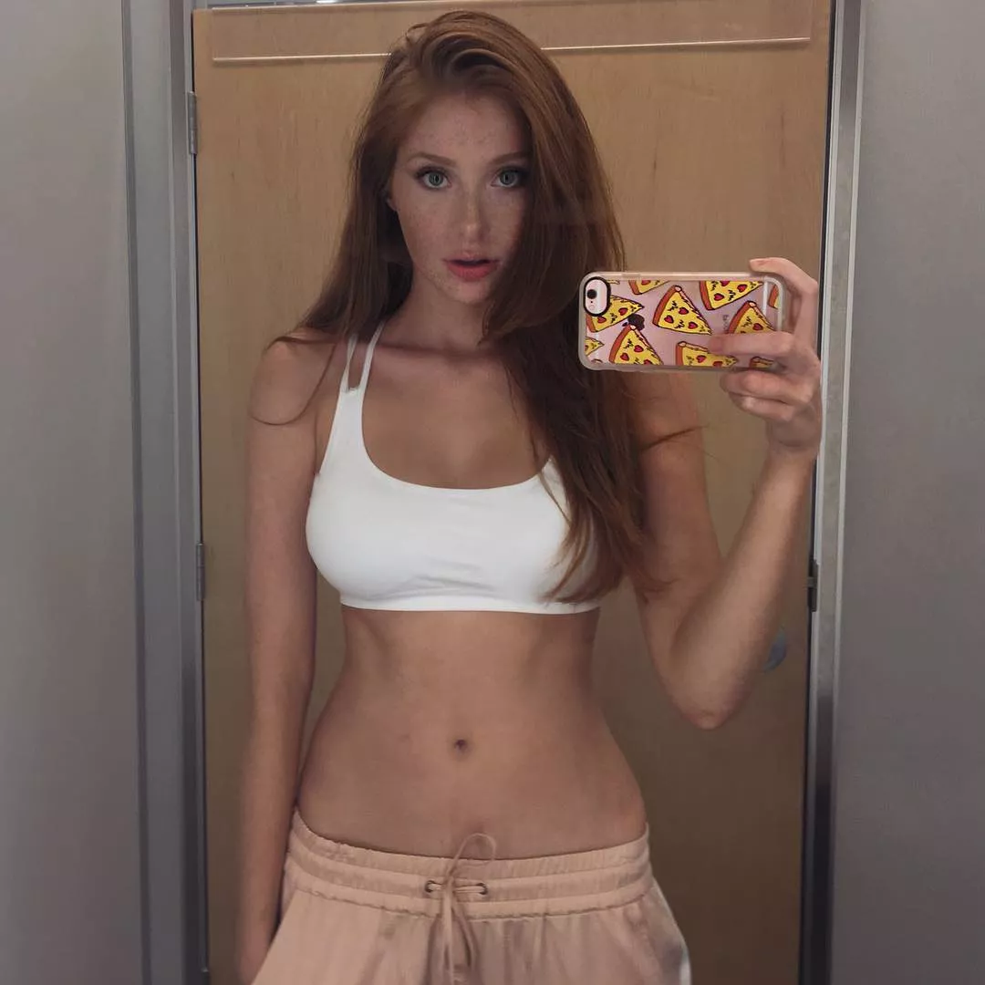 Pizza girl posted by kinkykat977