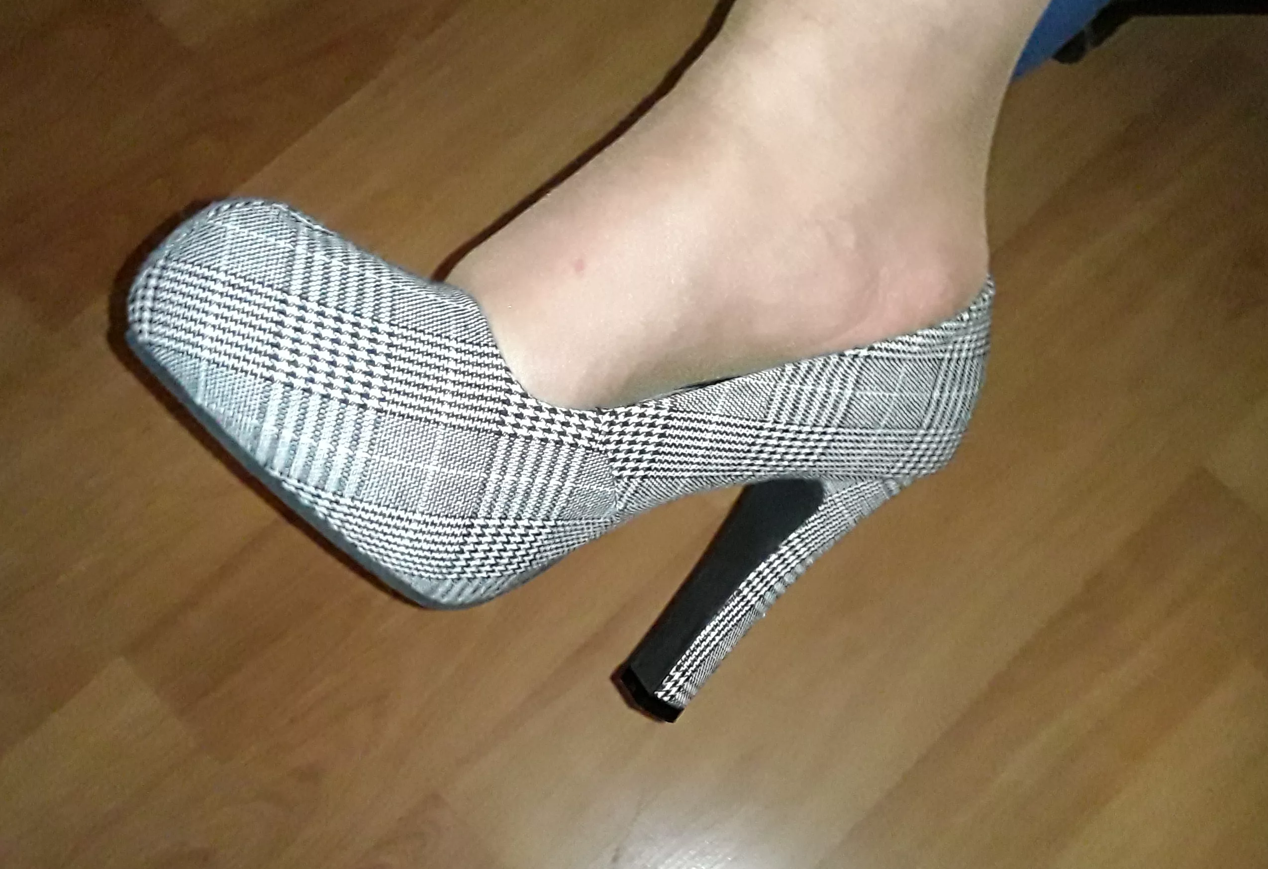 Plaid is still sexy.... posted by sweetfeetsplace