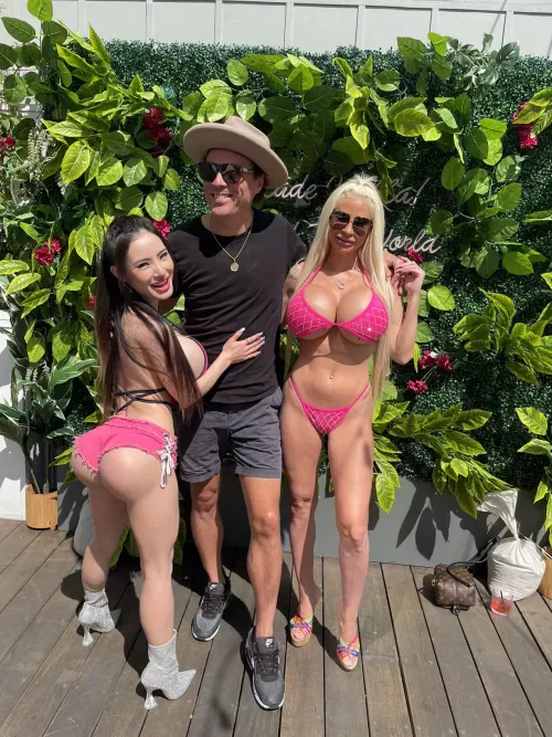 Plastic fantastic🍑🍉 by Eus1234