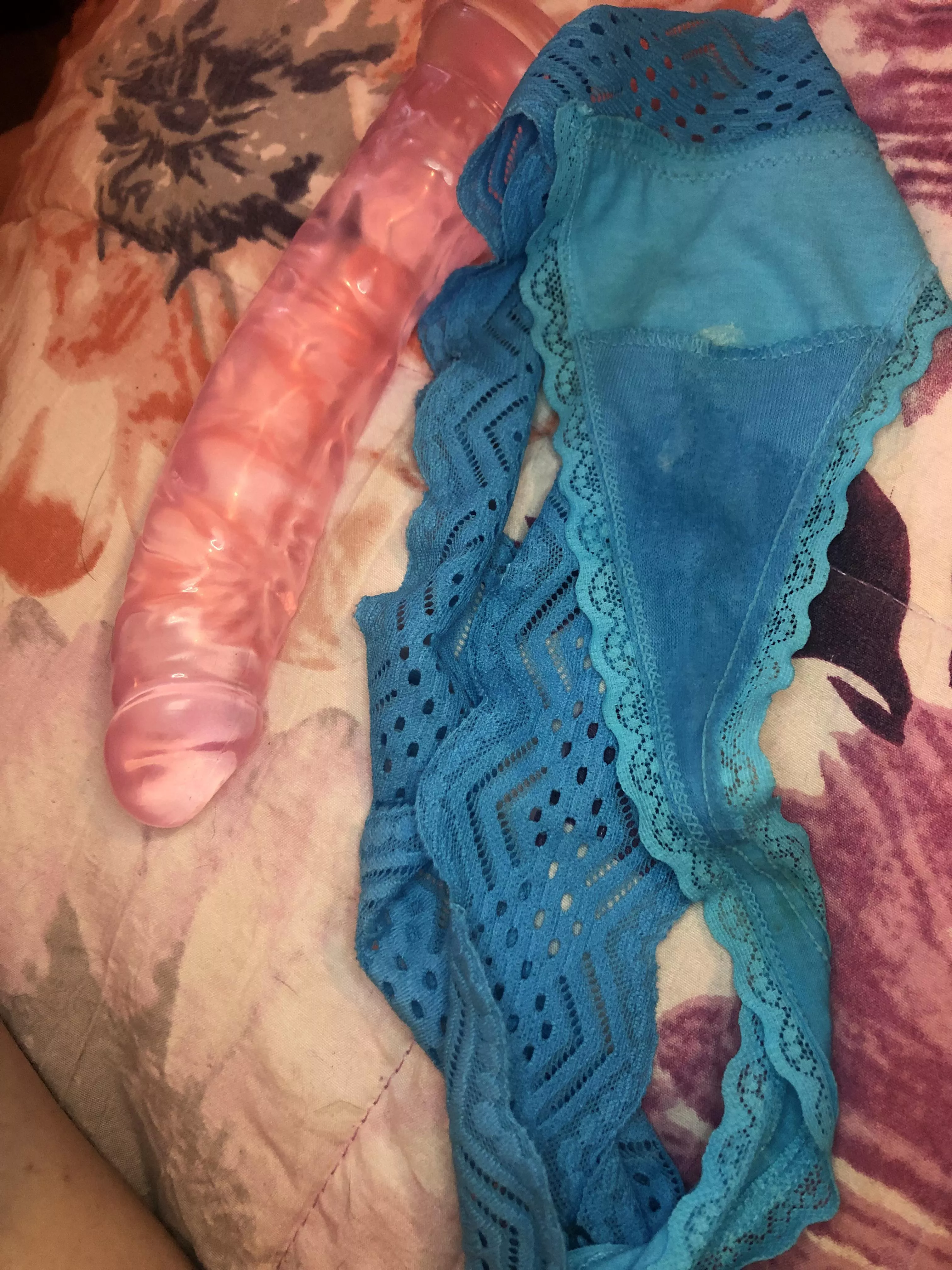 Play time 👅🍷🌸🌹💋 posted by pinkyto04