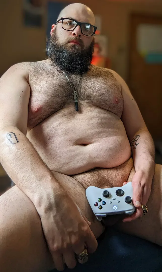 Playing Apex Legends. 😜 posted by MarkSinclair2000