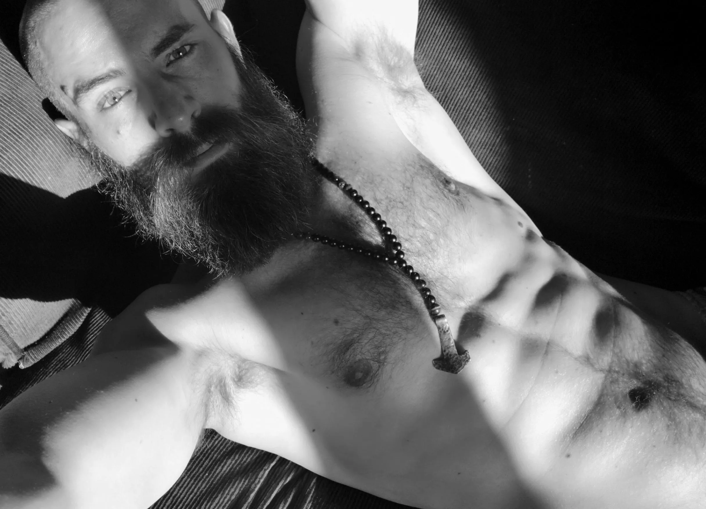 Playing with light... Who would be my light? posted by Vitruvian_man_fr