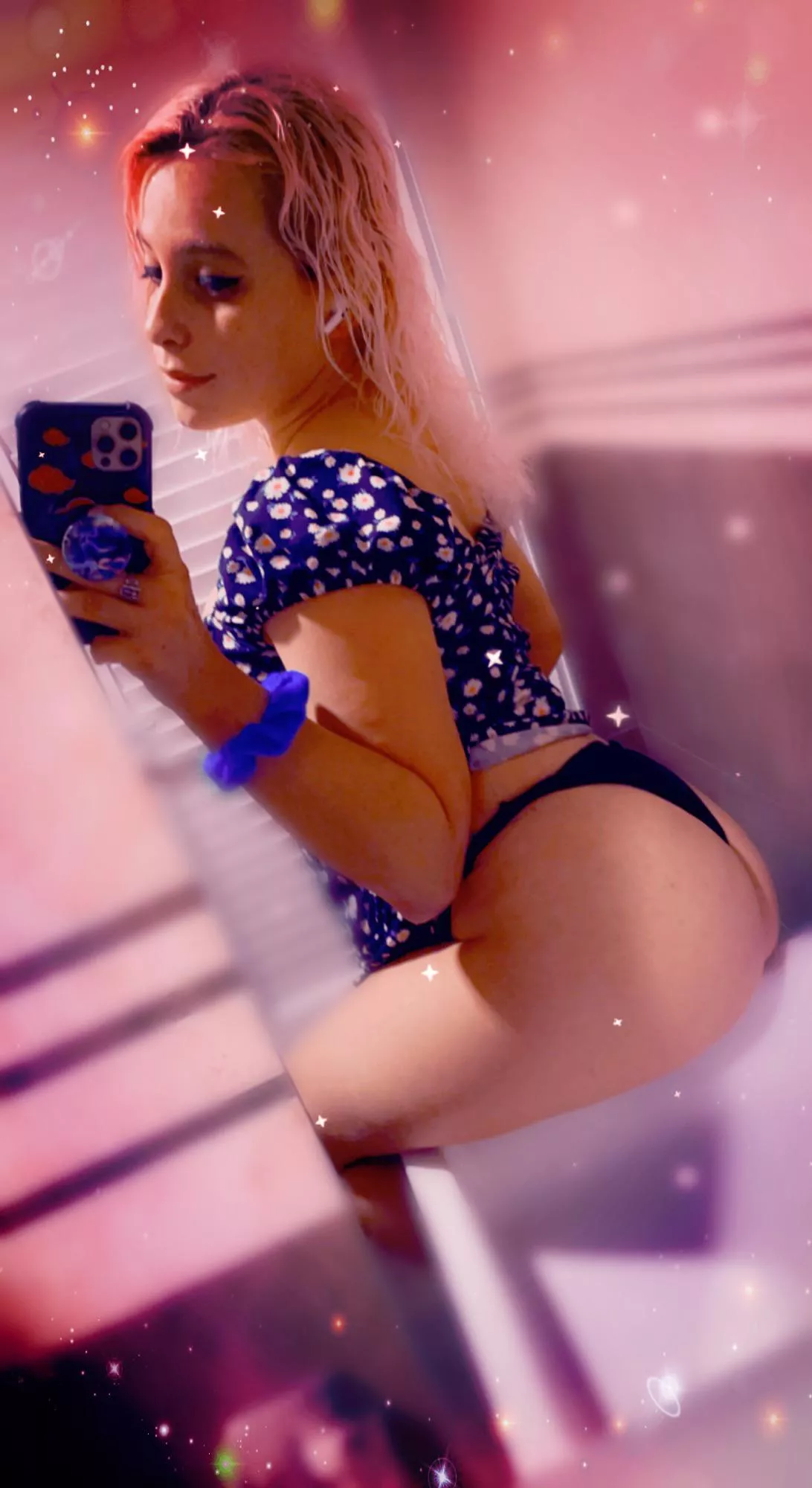 Playing with myself at work 🙈 You should be playing with me instead. posted by _Ruby-Kitsune_