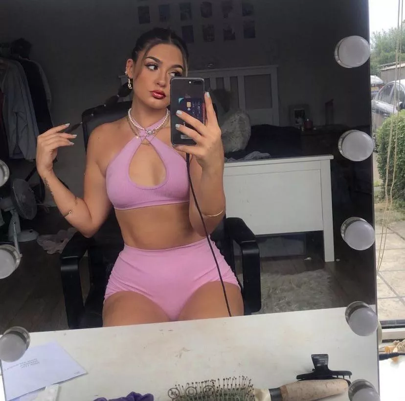 Please COMMENT and vote on my pinned poll thats ending soon posted by alphabull44