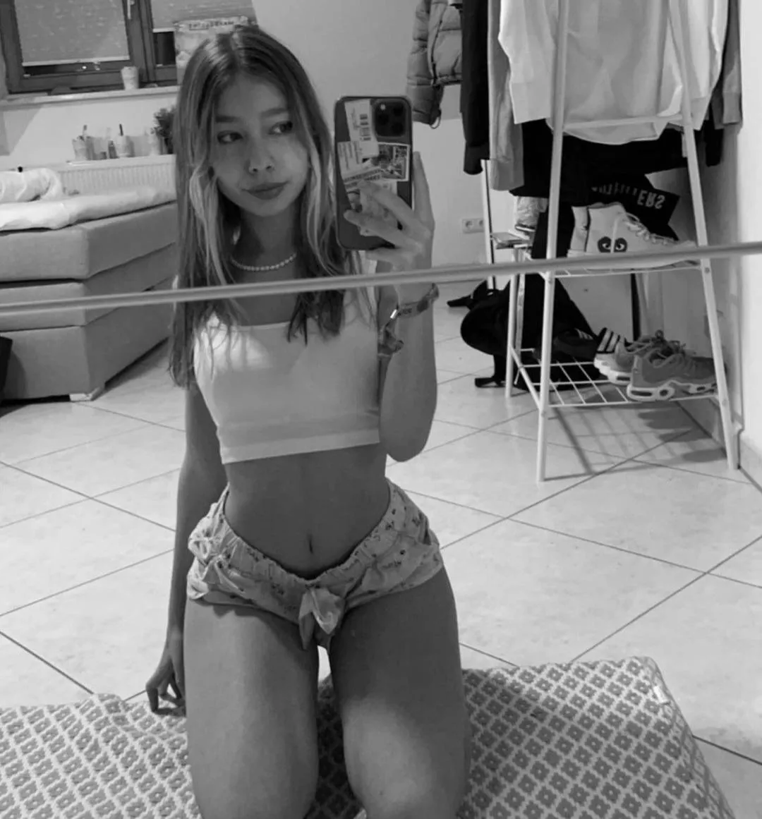 please do a cum tribute on her. Dm for more posted by Monster_Mule69