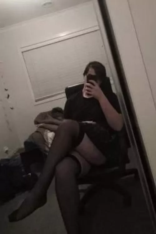 Please make me into your pathetic sissy slut by Thicc-Presentation