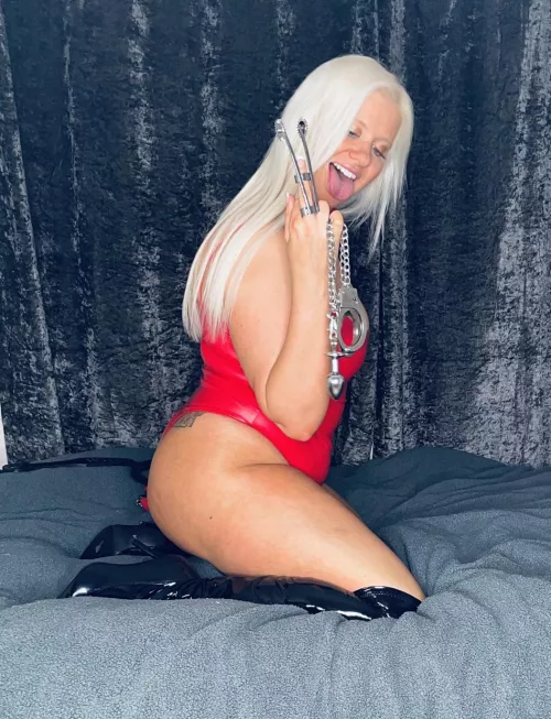 Pleasure and pain in equal measures for my lucky subs by sparkly-and-savage