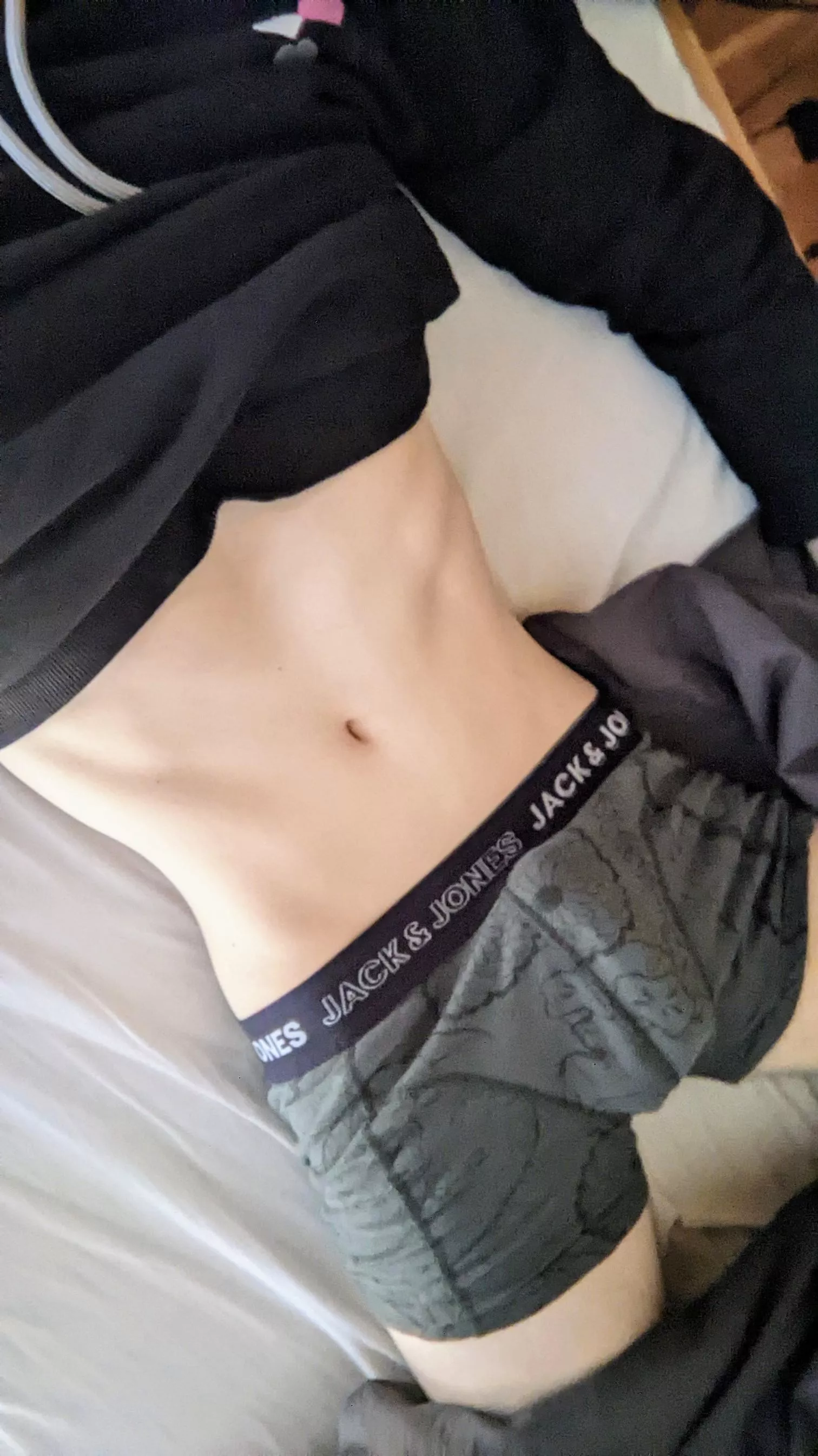 Pls help me take it off posted by Makronyyy