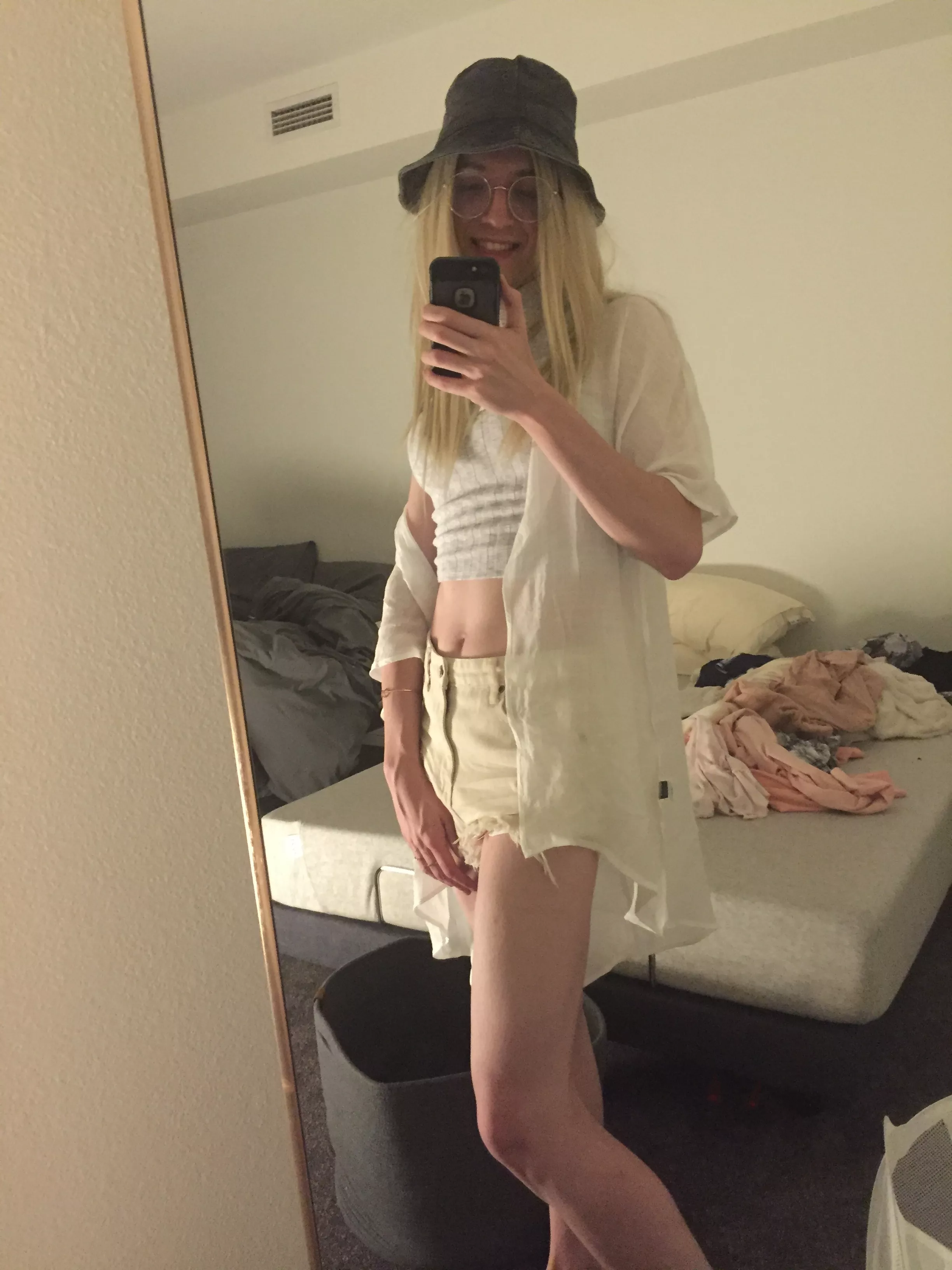 Pls ignore the demon under my bed 😅 posted by guessImLily