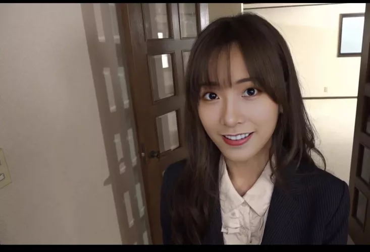 Plz could anyone help me find this girl or what video is…I’m desperately to it😭 by ochanoldman