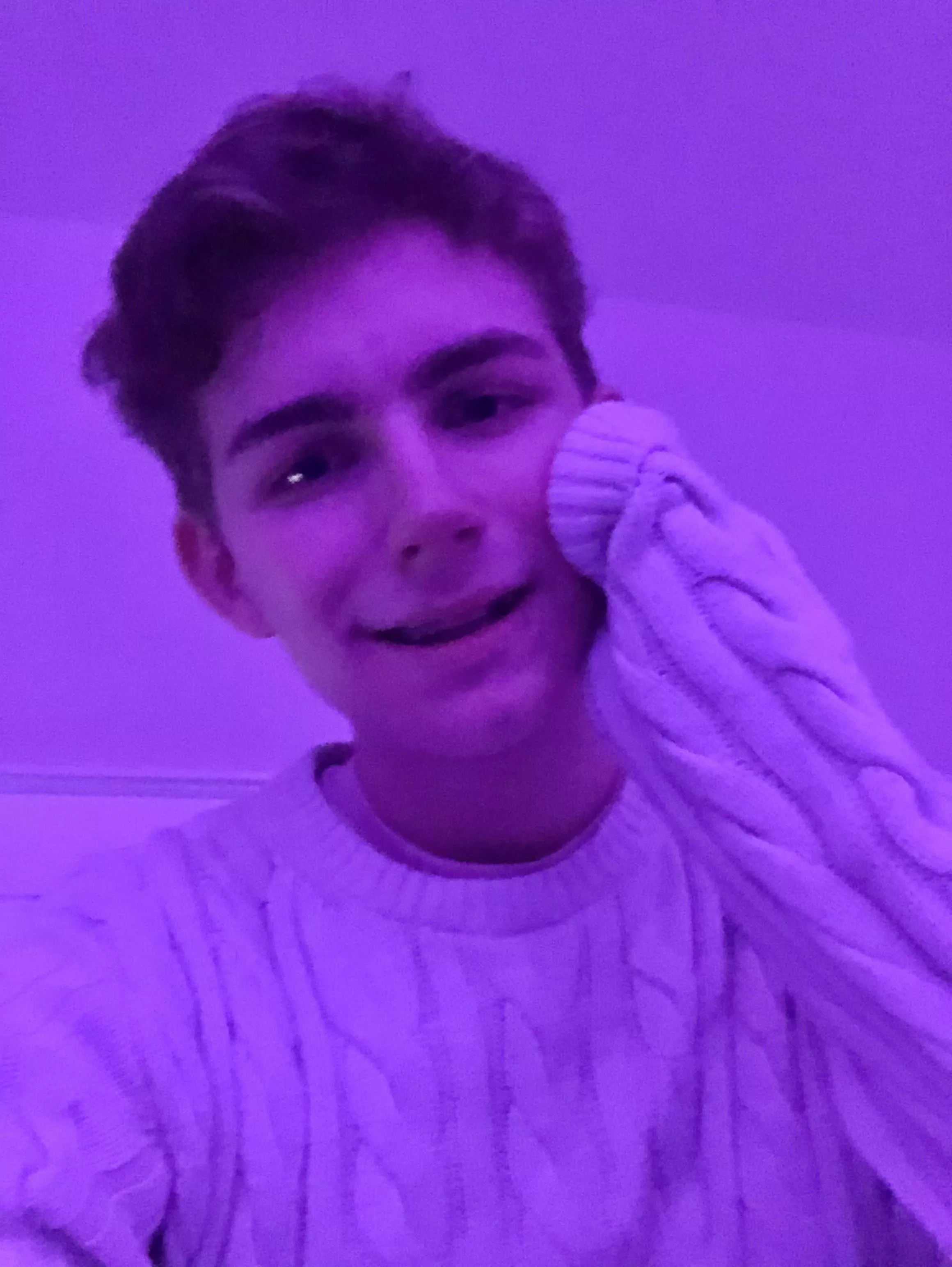 pm if you wanna play league (NA) or don't starve together 😎 posted by Melodymixes