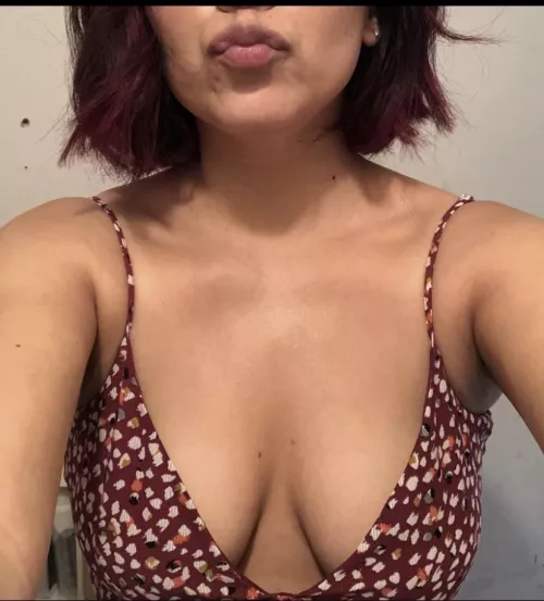 Pm me and let’s talk about my wife by Fincity805