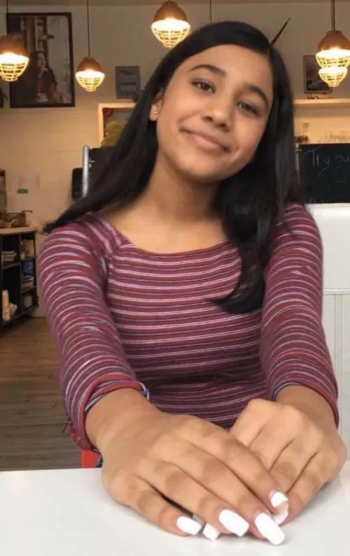 Pm me if you could trib her. I have kik and discord by BeachBig6922