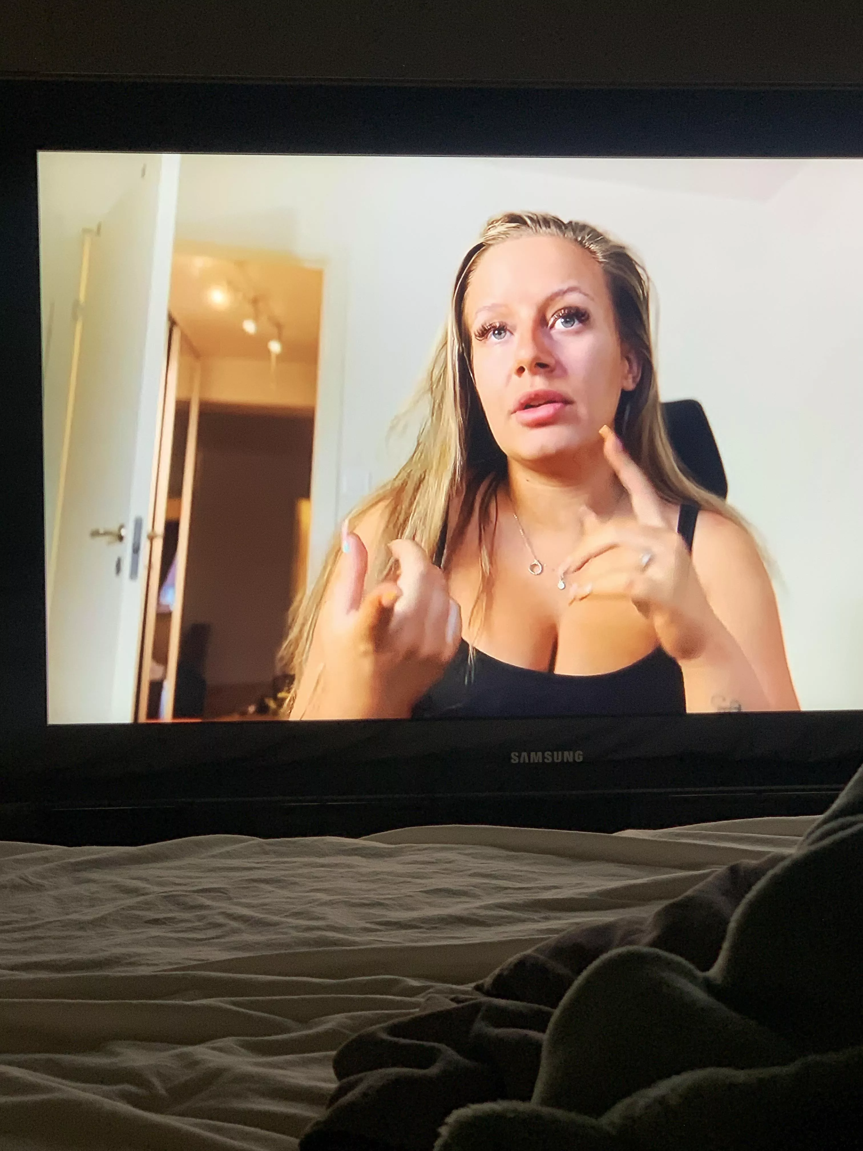 Pm om du vill runka till Alva 😋 posted by Jagebest1000