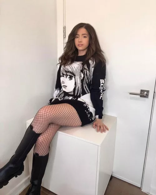 Pokimane is underratedly thick by itsthehornypolice