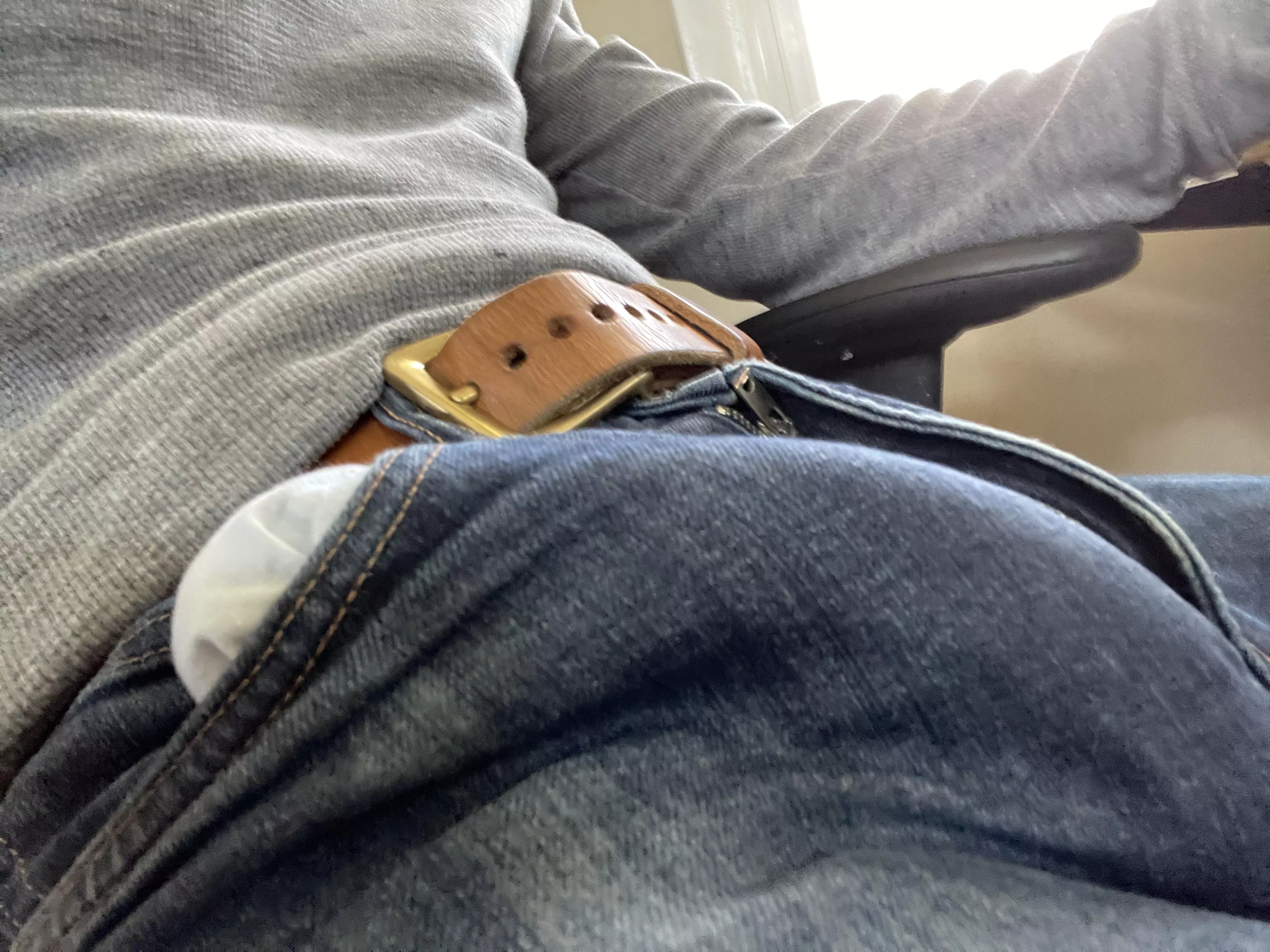 Poking through the pocket posted by Lulzgw_