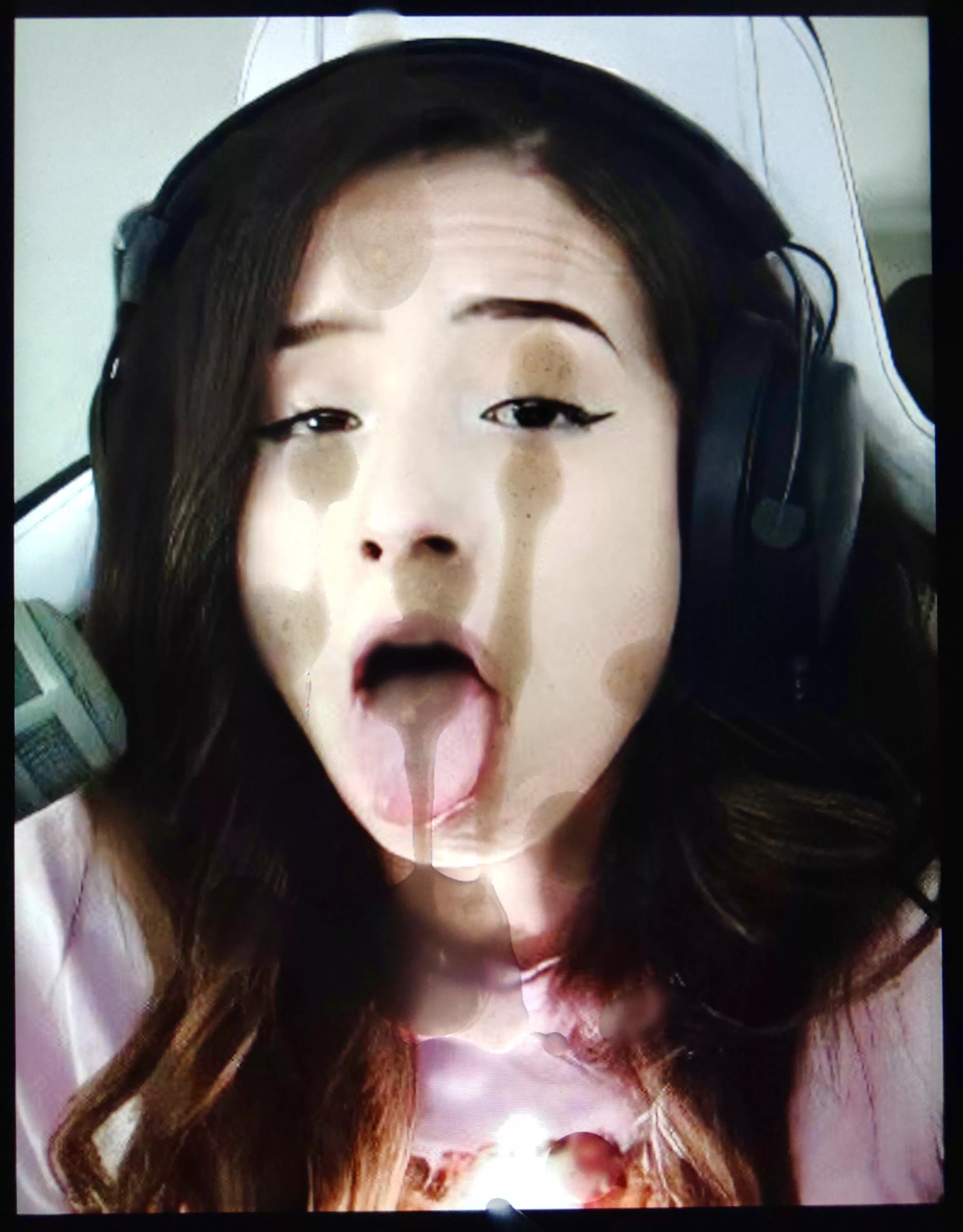 Poki's tongue tho 🥵 posted by Feed-Me-Please-