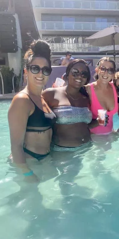 Pool babes posted by KennyKash4Eva