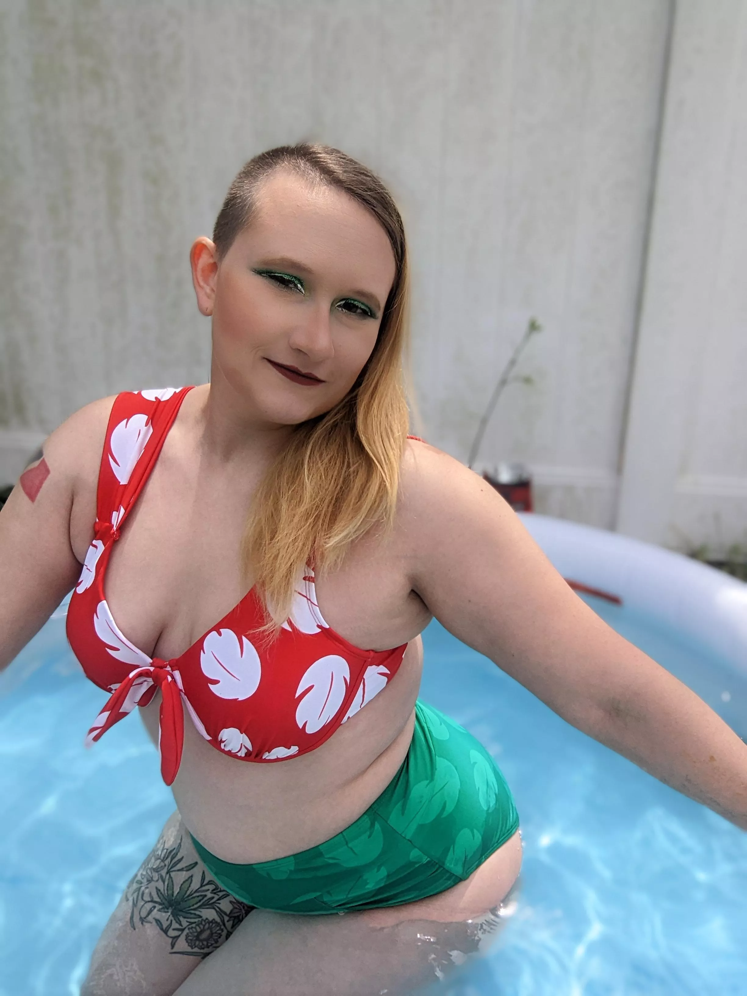 Pool time! I am so excited about the warm weather, I hope you are too! posted by NyxieMinxx