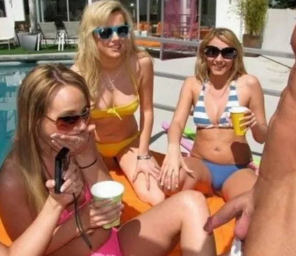 poolside show by gemmyhot