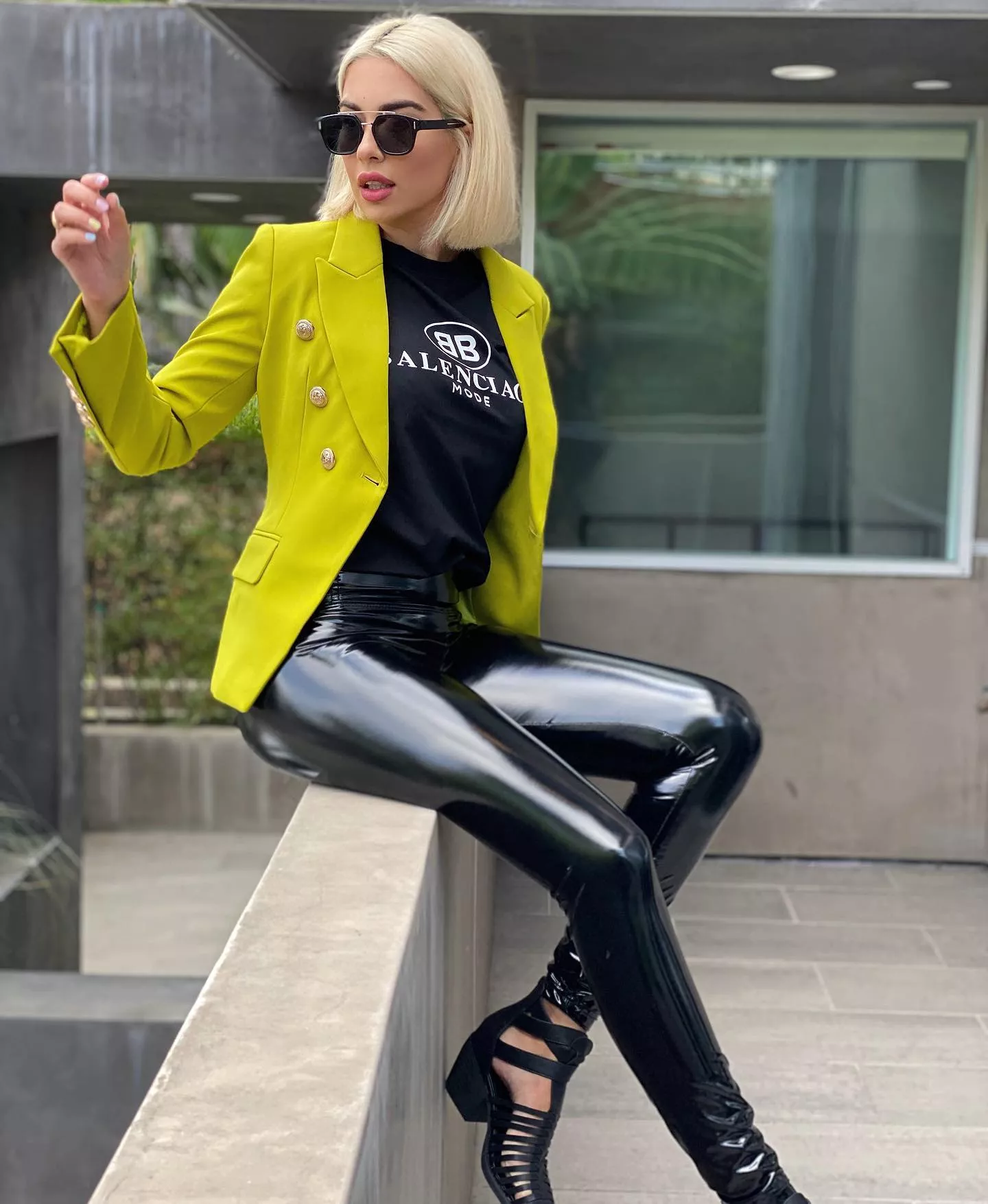 Pop of Neon posted by gooningaccount