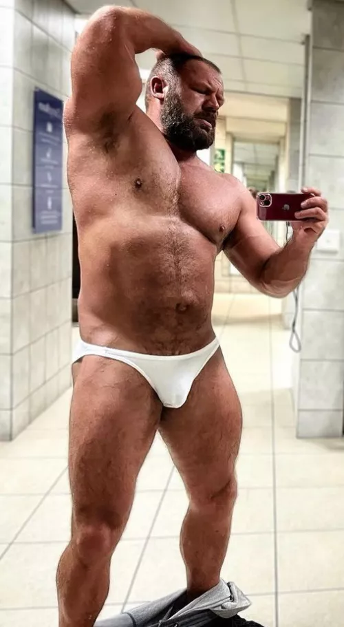 posing by peludoporfavor