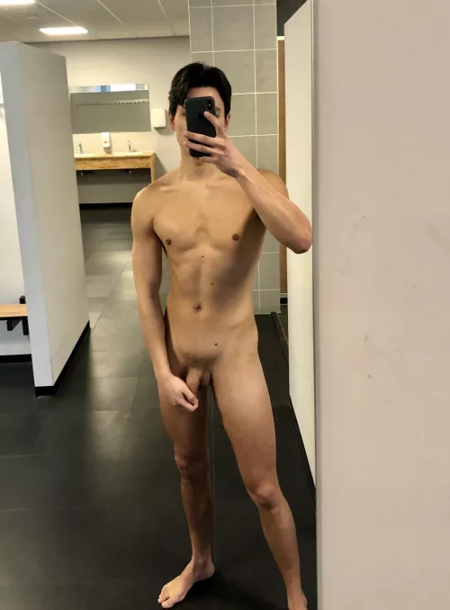 Posing in your local gym by cleptobiosis1