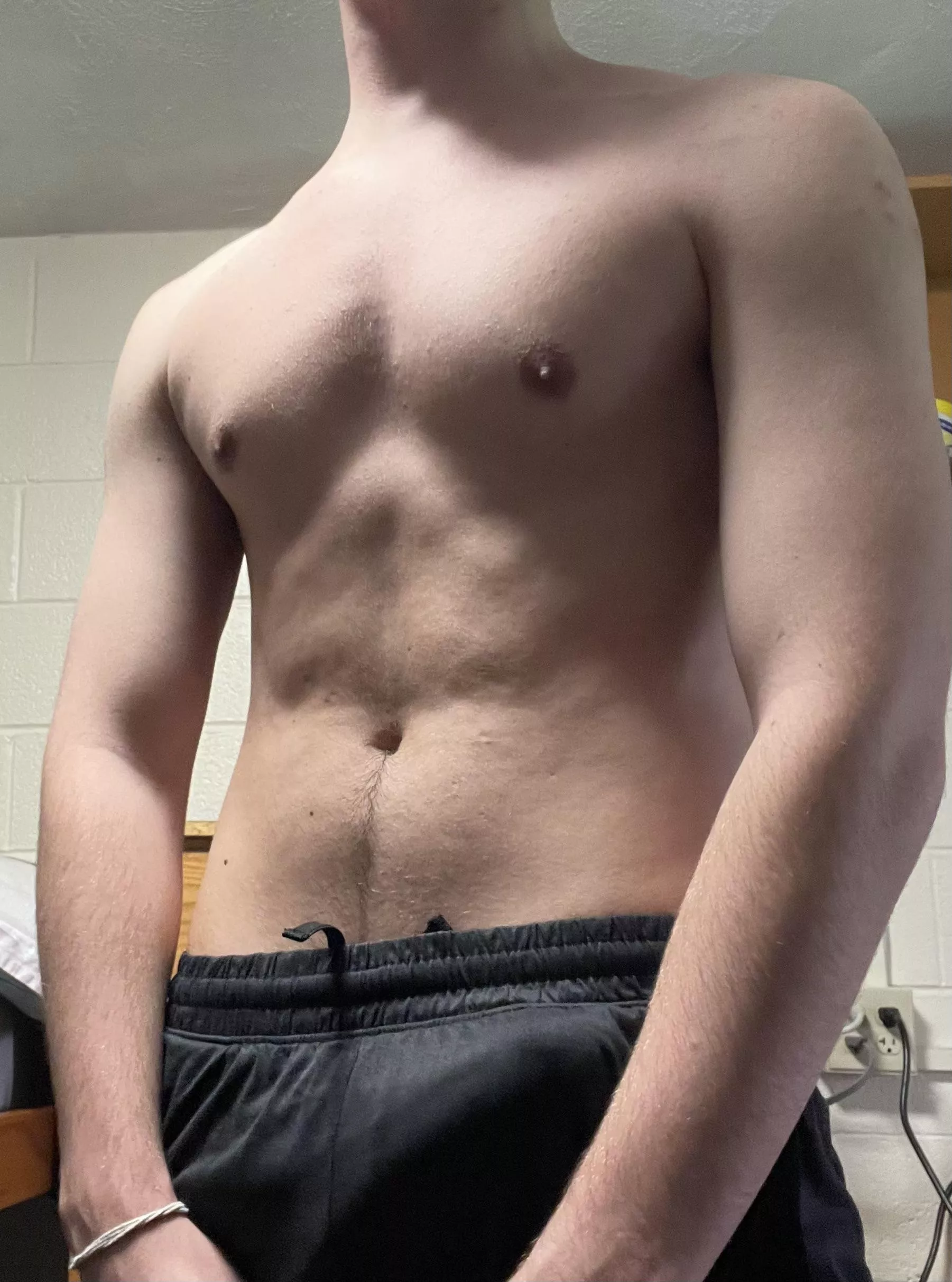 Post gym bulges are always the best posted by bi_babe25