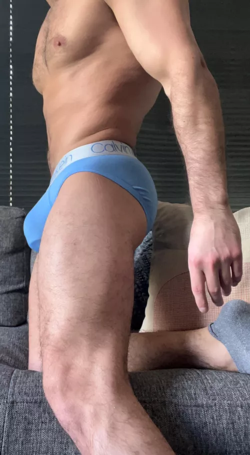 Post leg day, could use a rub down. Anyone willing to help? (M) by Iflyvny1023