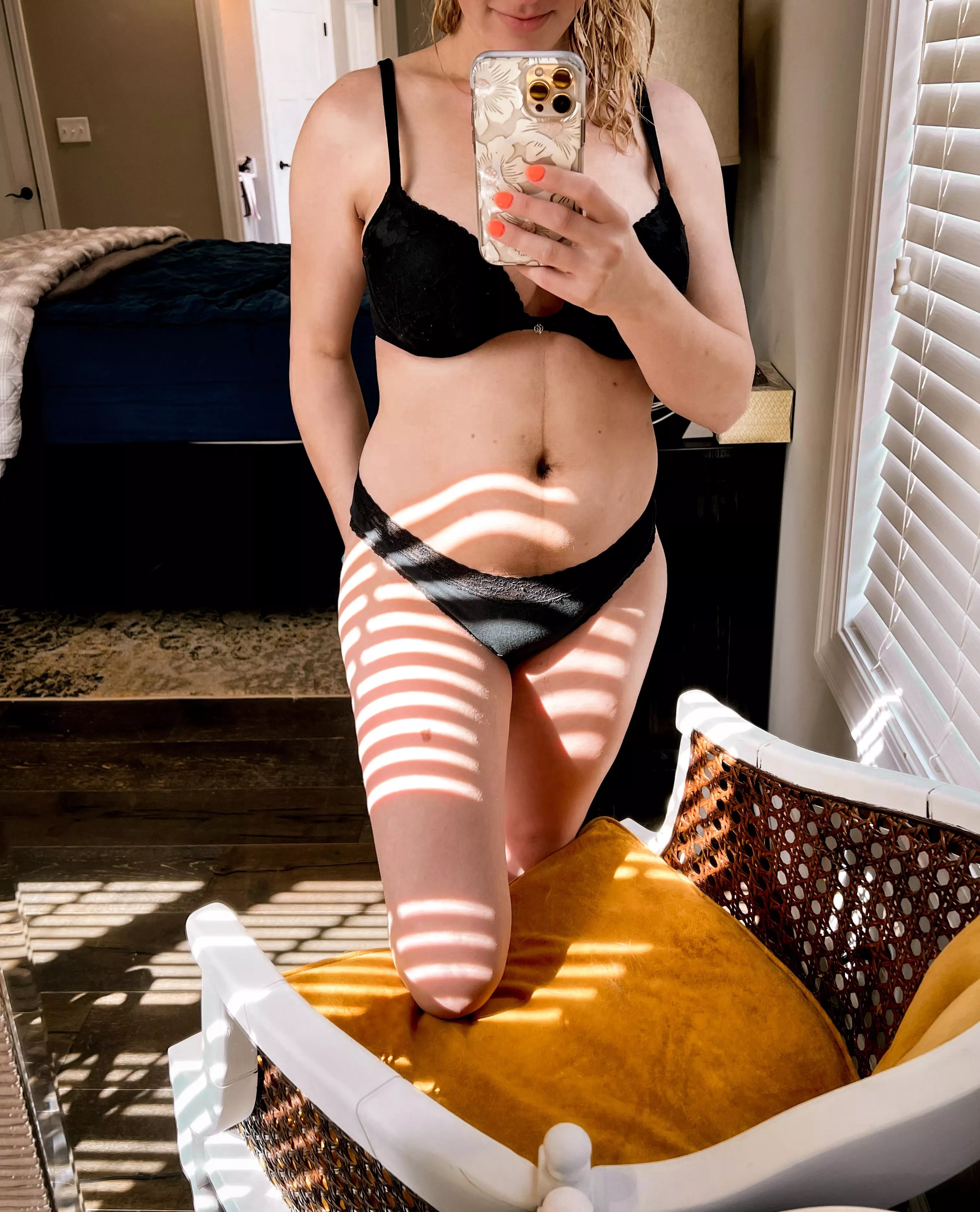 Post pregnancy and ready to play 😈 posted by lifewithgemini_t