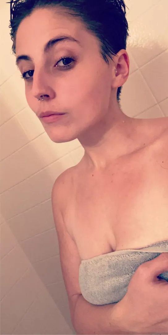 Post shower selfie posted by just_zara