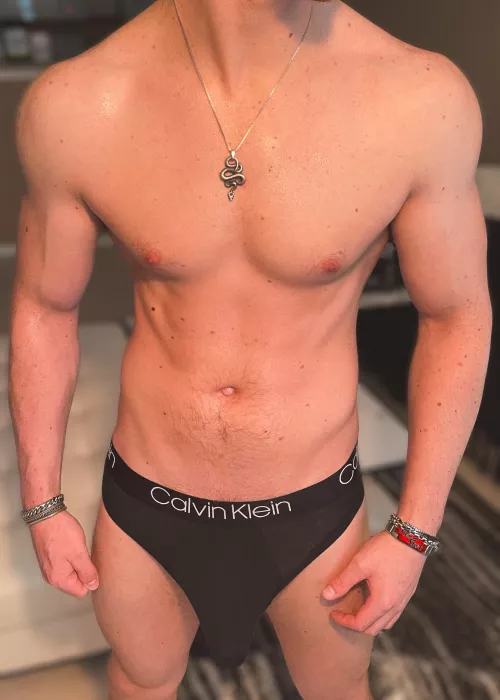 Post workout bulge by redriotnsfw1