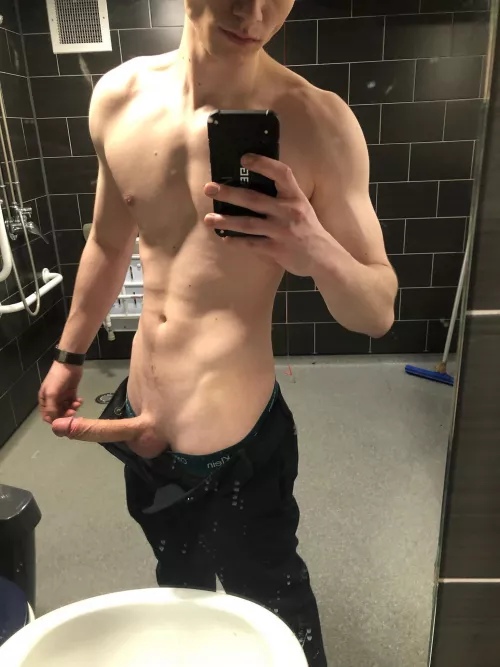 Post workout selfie by joakimishere