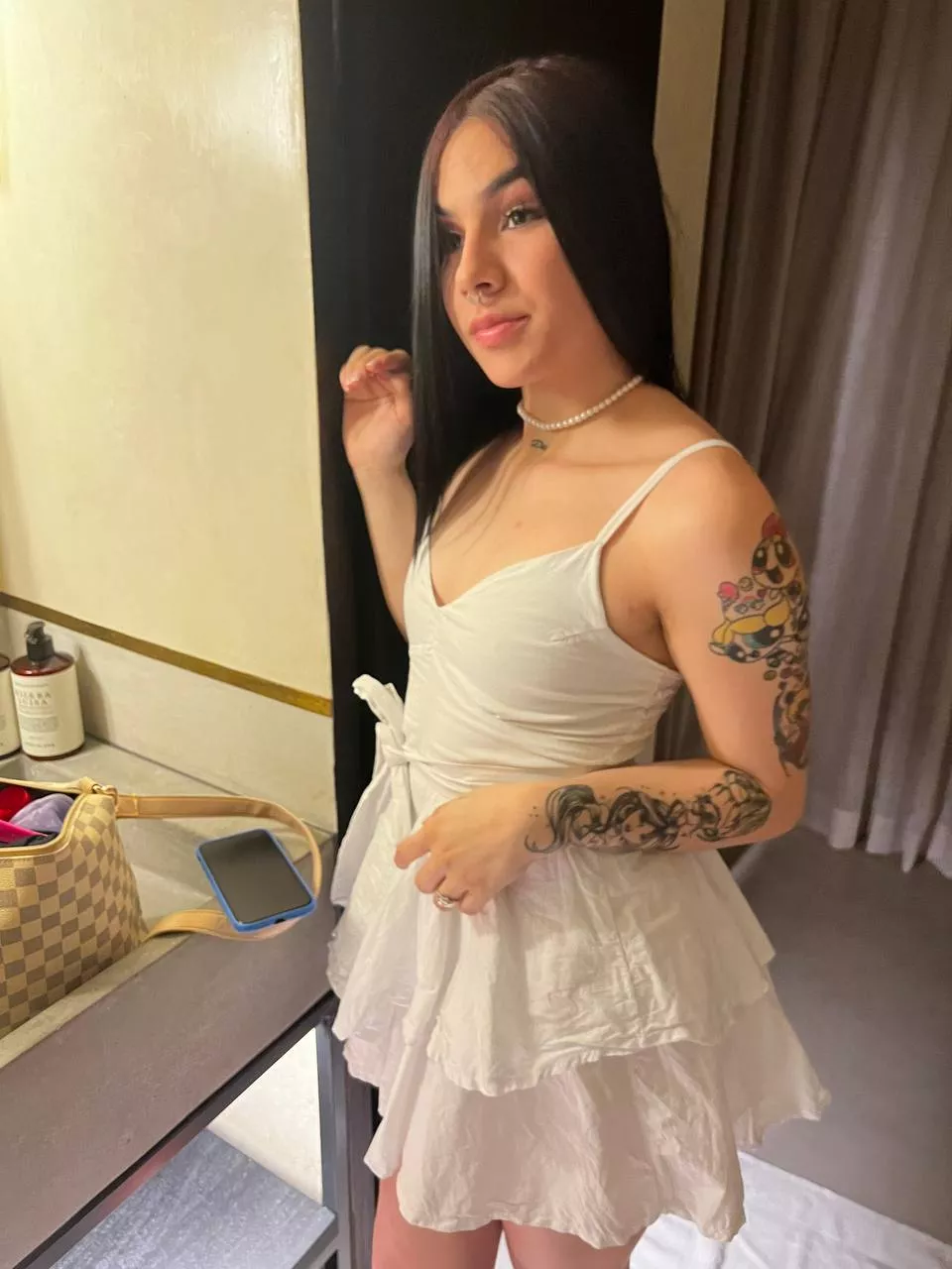 Posting on reddit kinda makes me horny😈 posted by Sariajb