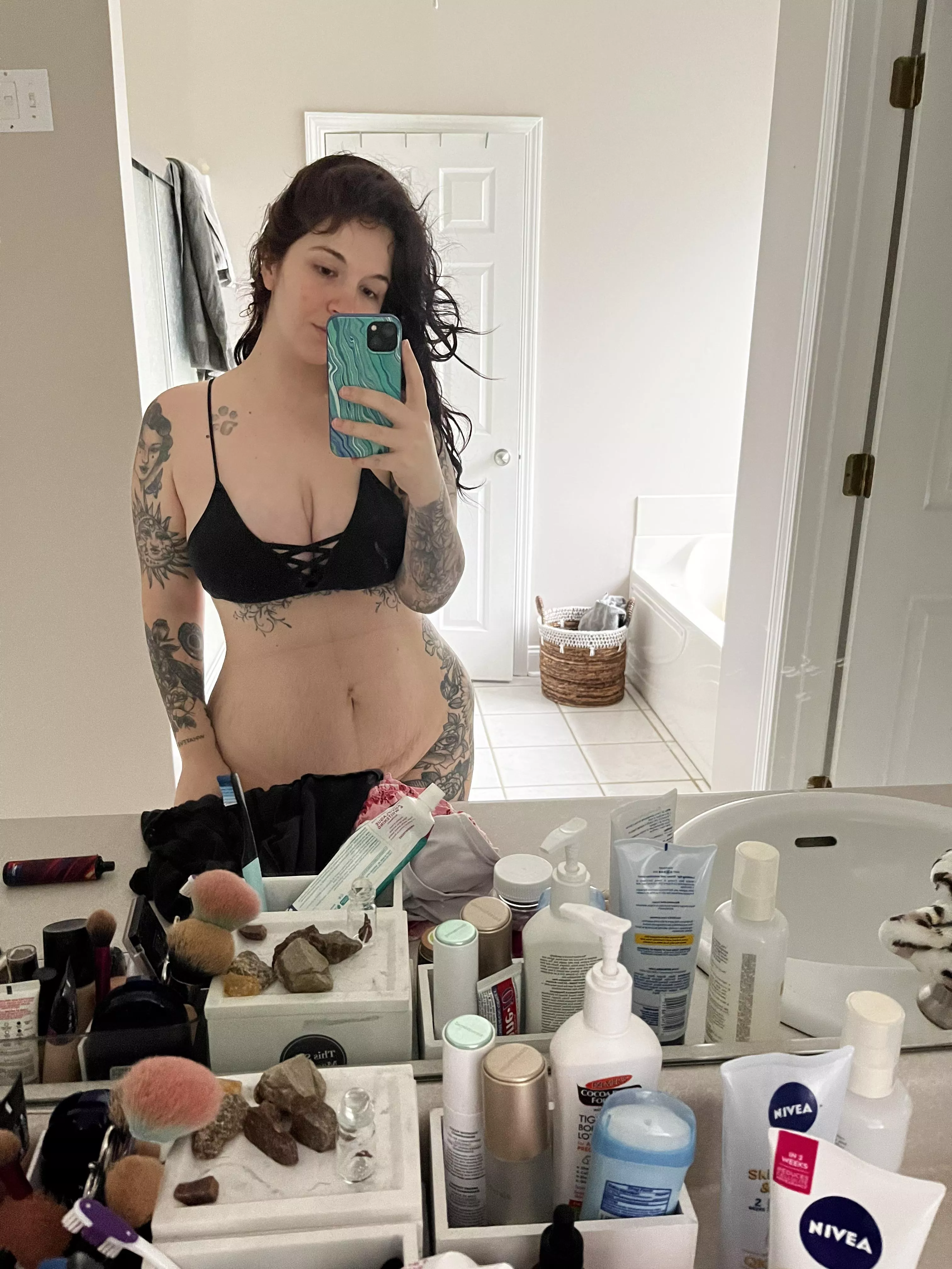 Postpartum body lookin right… 😋🤪 posted by Theoriginallexxx