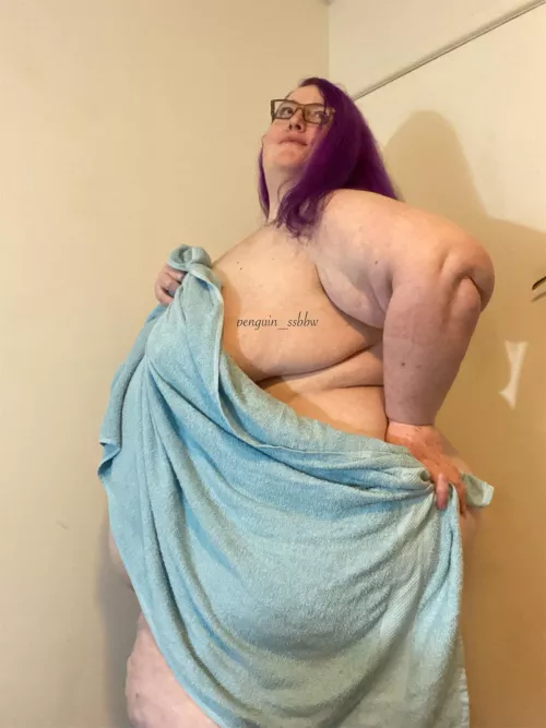 Post-shower perfection by penguin_ssbbw